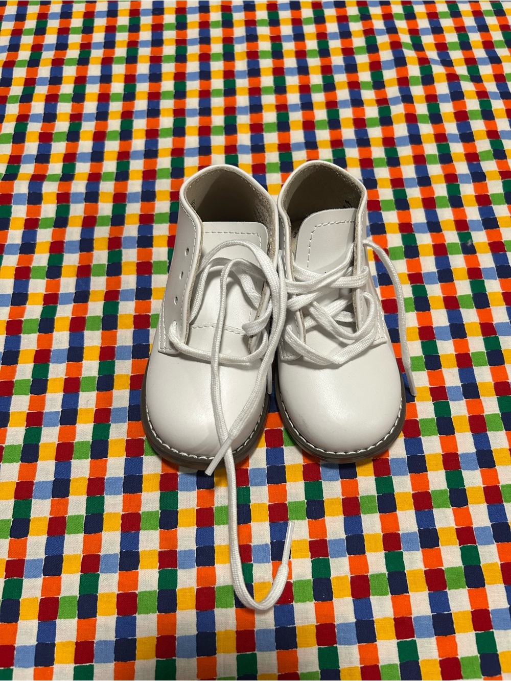 NWOB Footmates Classic White Kids Lace-Up Shoes 5.5 wide